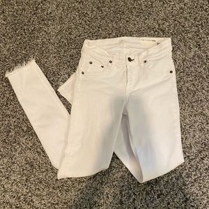 Rag & Bone white fray Capri size 27